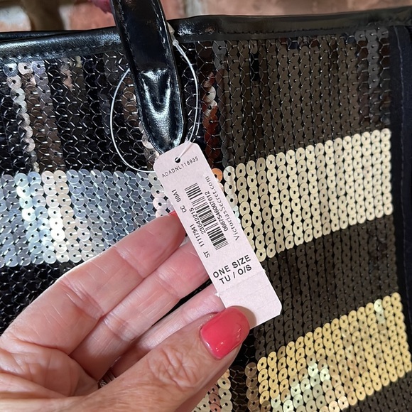 NWT Victoria's Secret Sequin Striped Bag w/ Bonus Cosmetic Bag - Picture 4 of 6